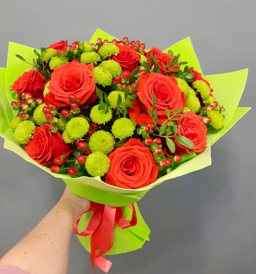 Букет цветов из: Хризантемы и Розы в Хурбе