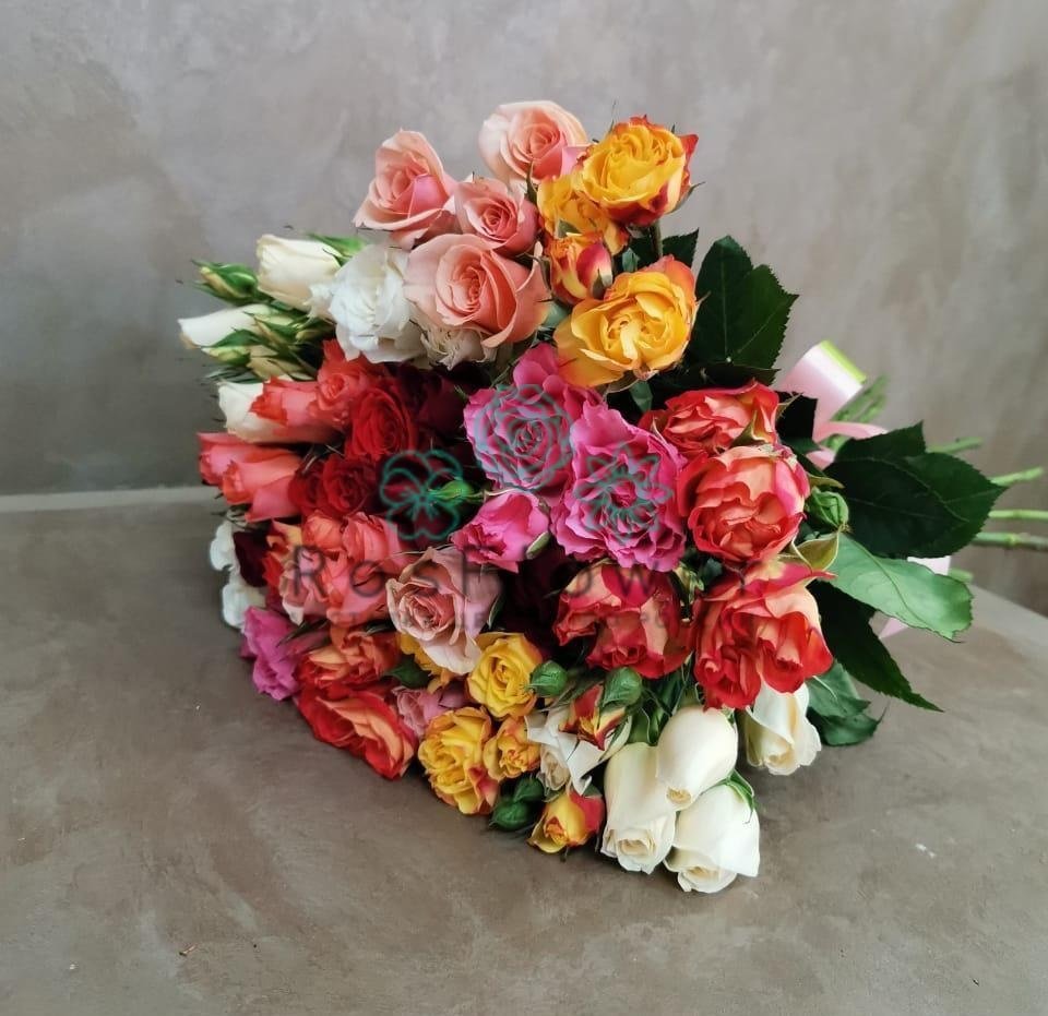 Букет цветов из: Розы в Хурбе