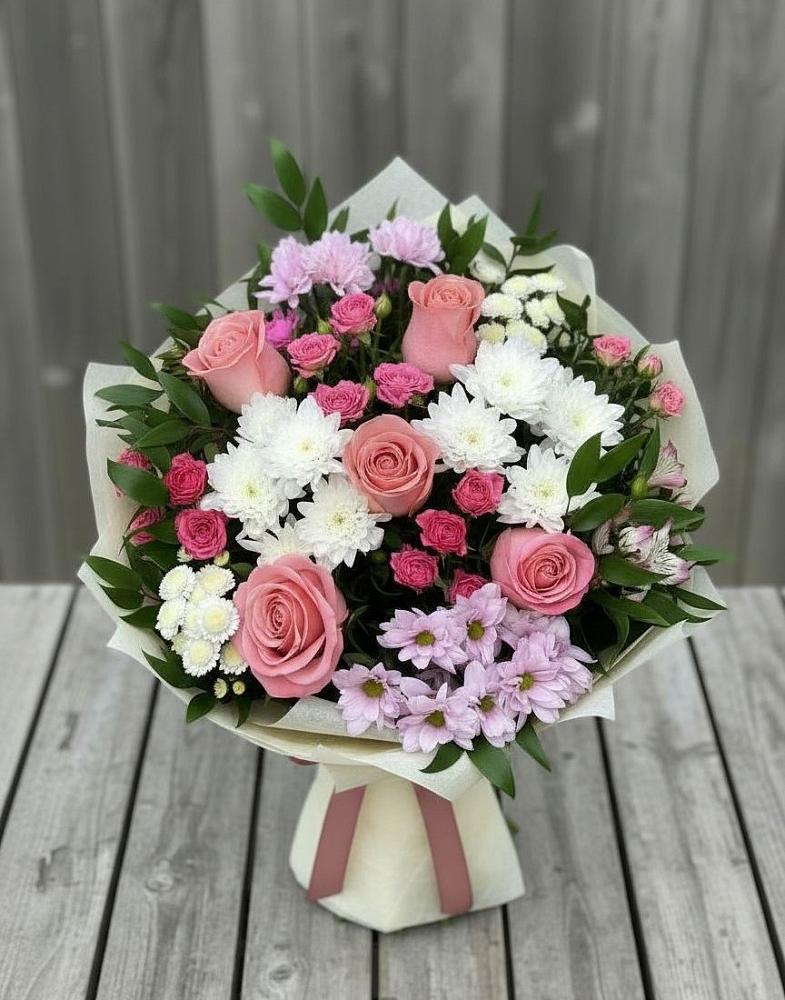 Букет цветов из: Альстромерии, Гвоздики, Розы и Хризантемы в Хурбе