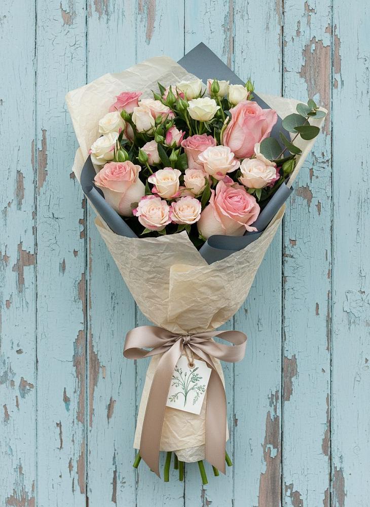 Букет цветов из: Розы в Хурбе