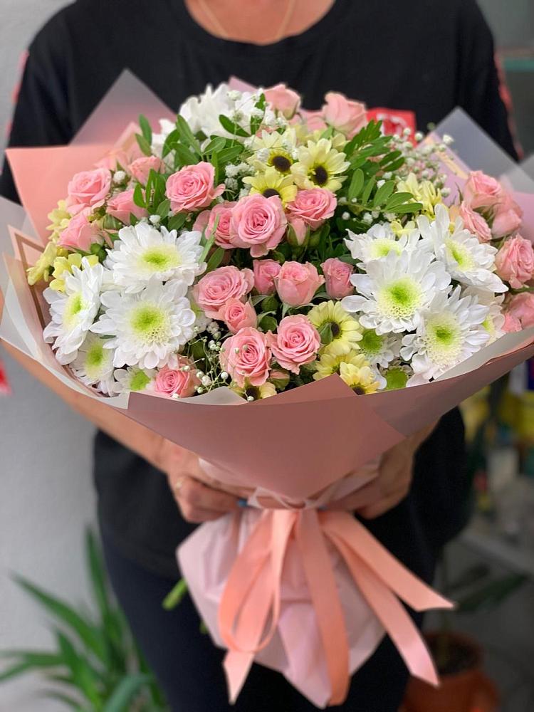 Букет цветов из: Розы и Хризантемы в Хурбе