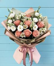 Букет цветов из:  Розы, Альстромерии и Лизиантусы в Хурбе