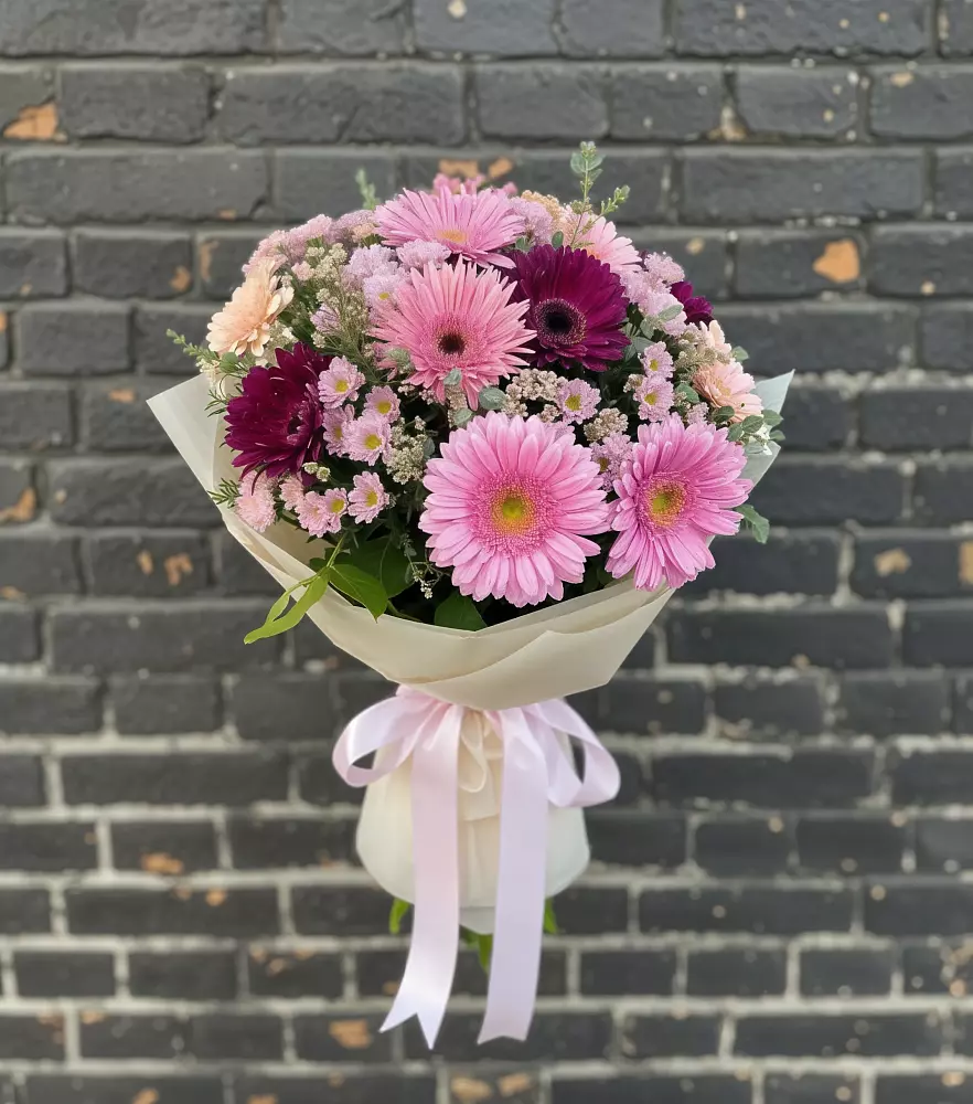 Букет цветов из: Герберы и Хризантемы в Хурбе
