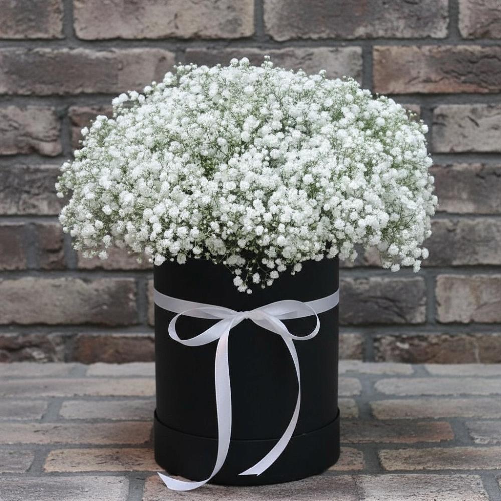 Цветочная композиция из Гипсофила в шляпной коробке в Хурбе