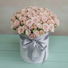 Цветочная композиция из Розы в шляпной коробке в Хурбе