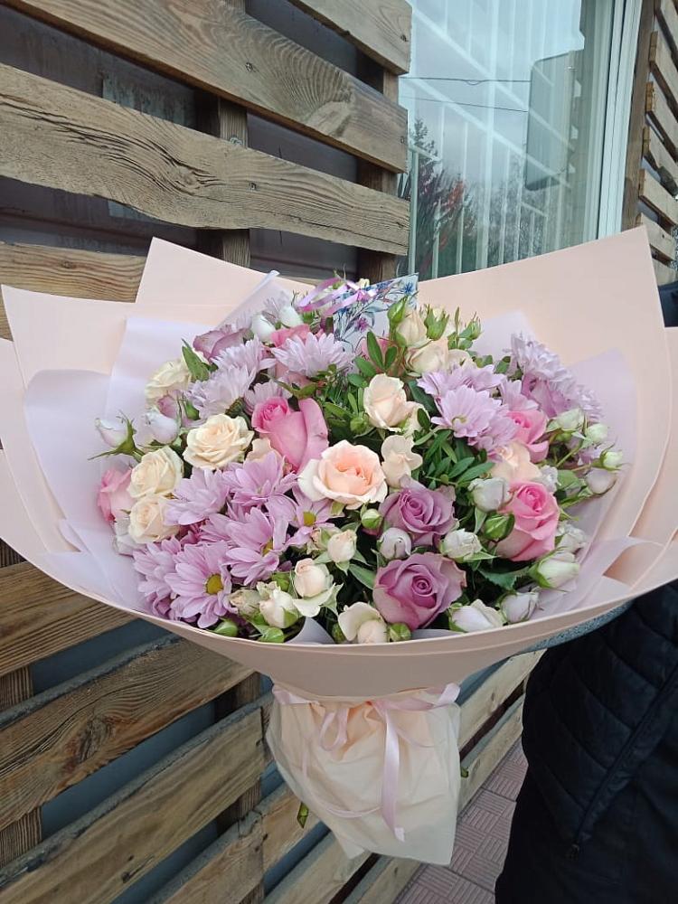 Букет цветов из: Розы и Хризантемы в Хурбе