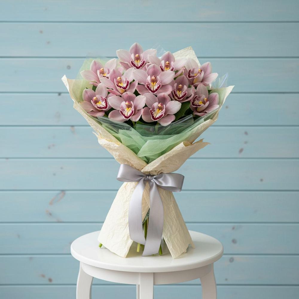 Букет цветов из: Орхидеи и Розы в Хурбе