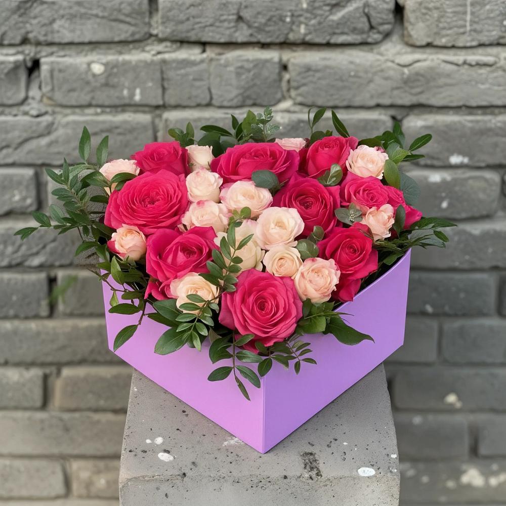 Цветочная композиция из Розы в коробке в Хурбе