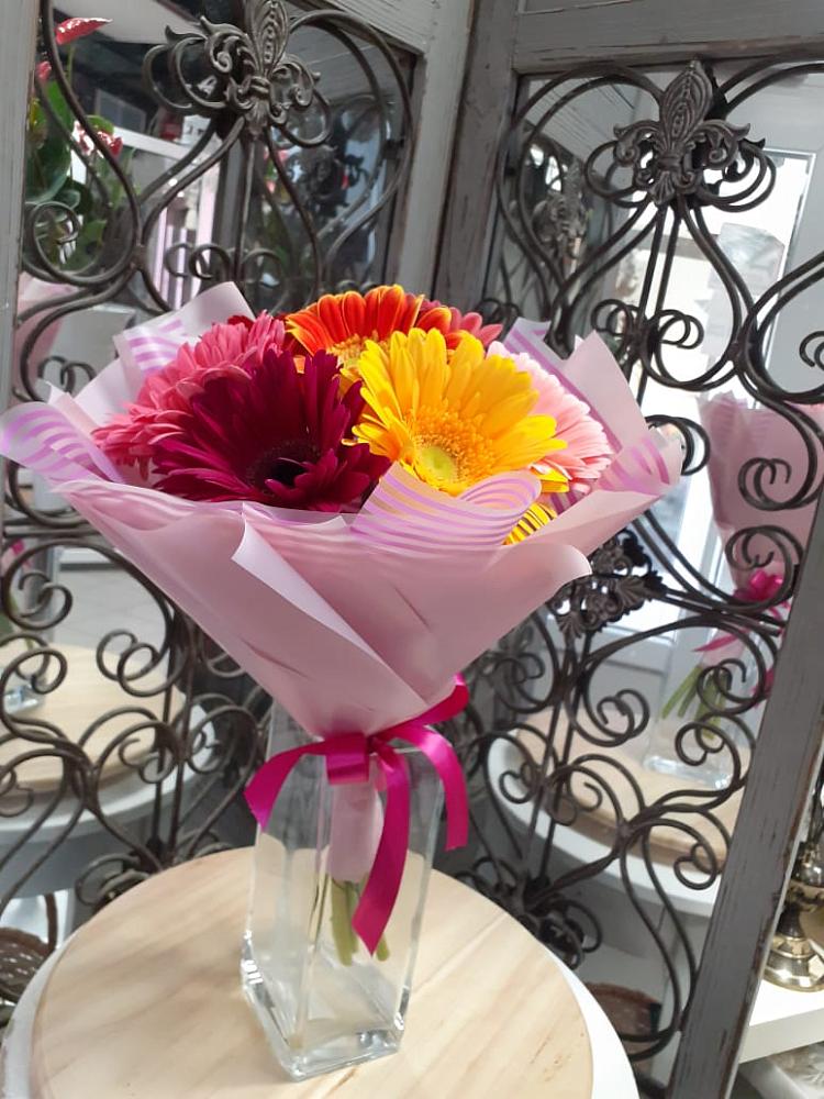 Букет цветов из: Герберы в Хурбе