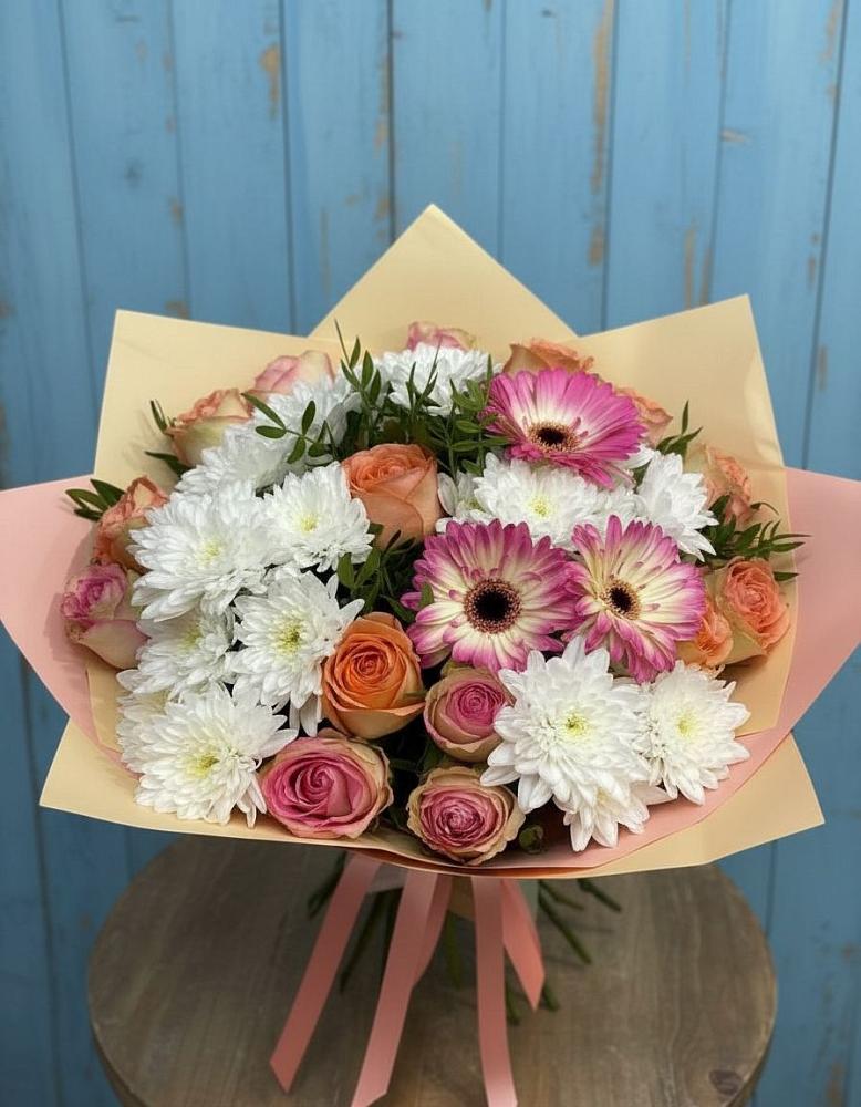Букет цветов из: Розы, Герберы и Хризантемы в Хурбе
