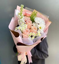 Букет цветов из:  Хризантемы и Розы в Хурбе