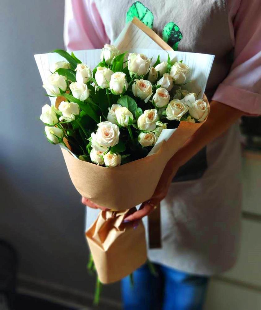 Букет цветов из: Розы в Хурбе