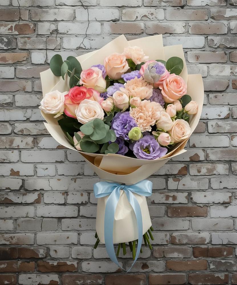 Букет цветов из: Розы, Лизиантусы и Гвоздики в Хурбе