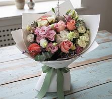 Букет цветов из:  Розы, Лизиантусы и Гвоздики в Хурбе