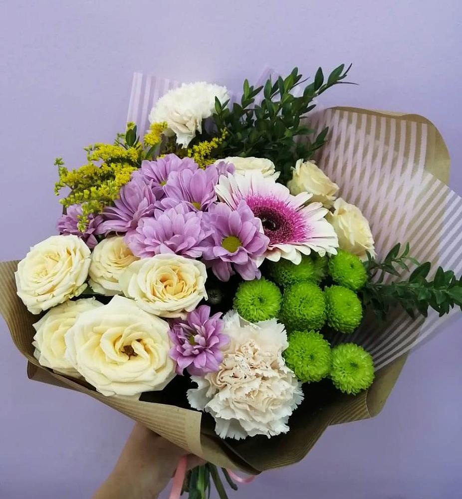 Букет цветов из: Хризантемы, Розы, Гвоздики и Герберы в Хурбе