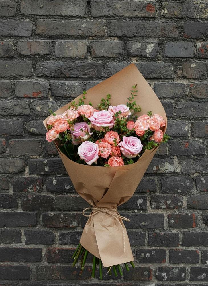 Букет цветов из: Розы в Хурбе