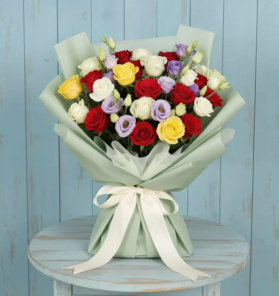 Букет цветов из: Розы в Хурбе