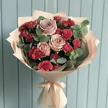 Букет цветов из:  Гвоздики и Розы в Хурбе